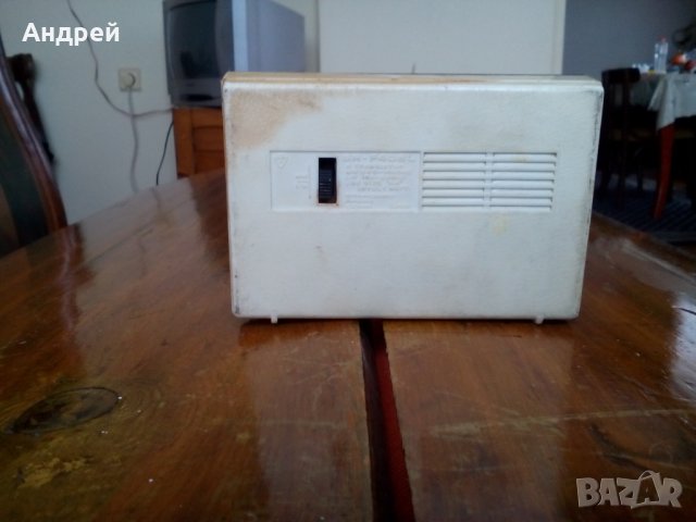 Старо радио,радиоприемник SR-F406L Standart Radio Corp., снимка 3 - Антикварни и старинни предмети - 27640176