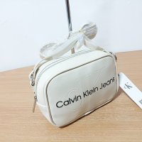 Calvin Klein дамска чанта в бежово Код 655, снимка 5 - Чанти - 43193871