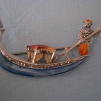 Сребърна  брошка гондола    емаил и маркизети, снимка 1 - Антикварни и старинни предмети - 36875156