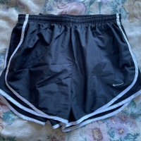 Дамски спортни къси панталони Nike, снимка 3 - Къси панталони и бермуди - 39757921