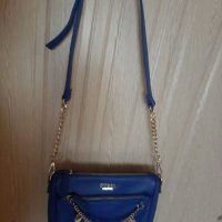 Оригинална чанта на GUESS синя, снимка 2 - Чанти - 37894340