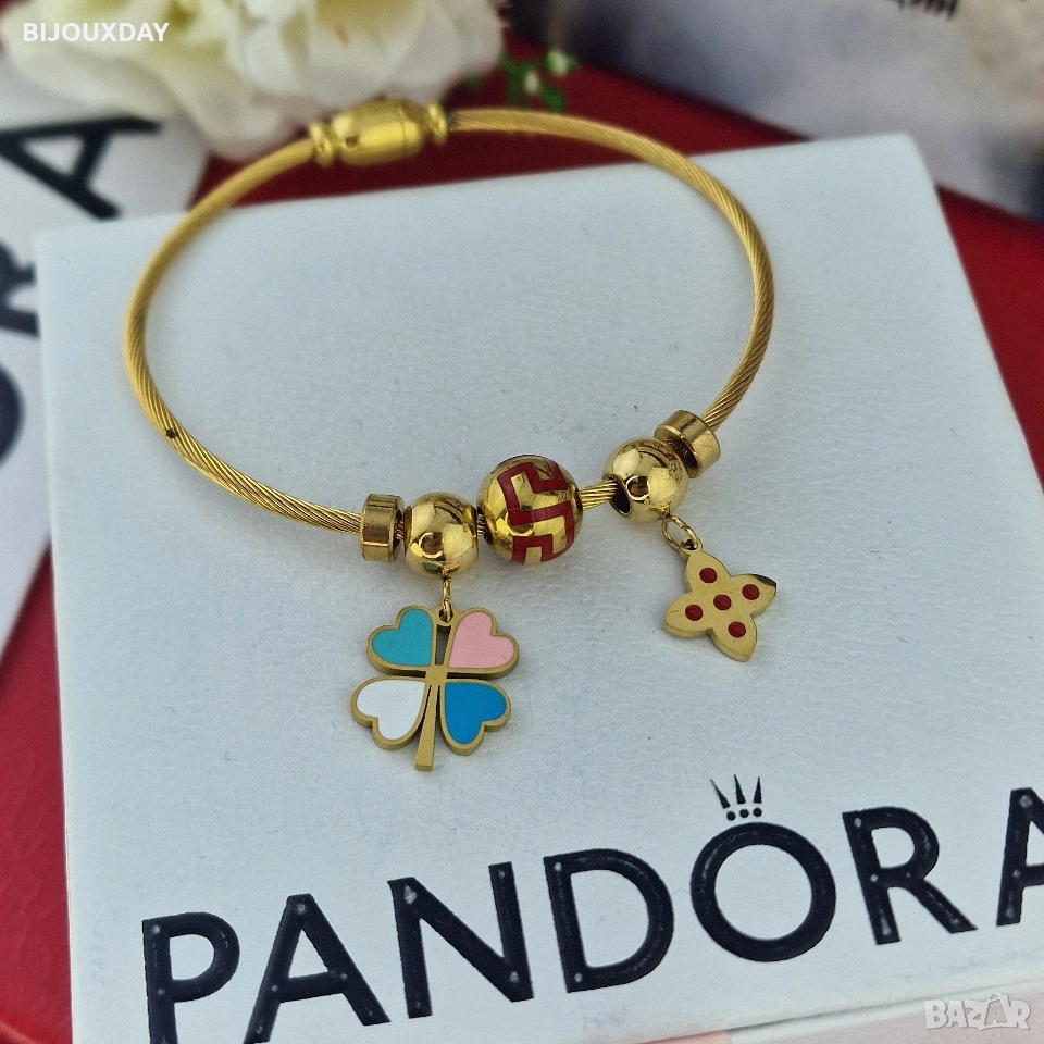 гривна ван Клийф с детелина от медицинска стомана с 18 карата златно покритие, снимка 1