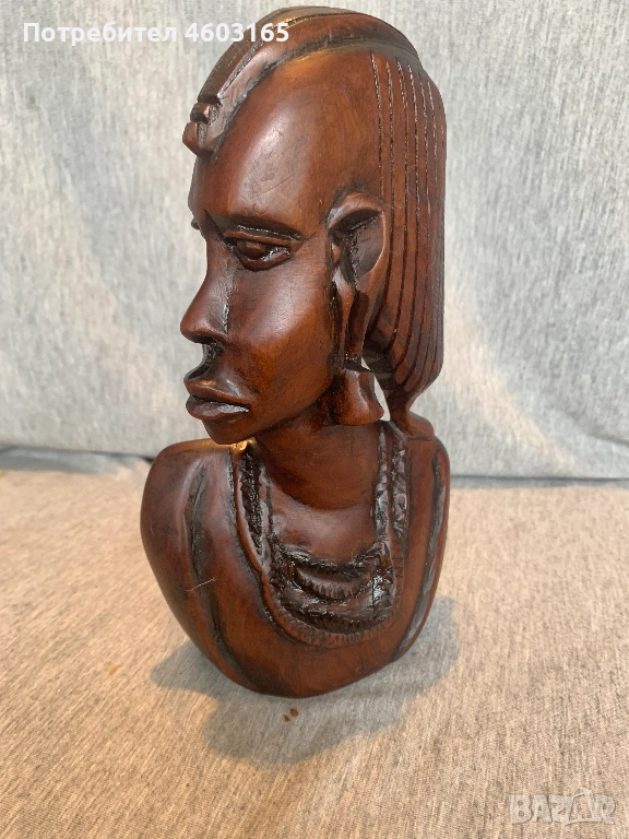 Стара резбована дървена статуя на глава, снимка 1