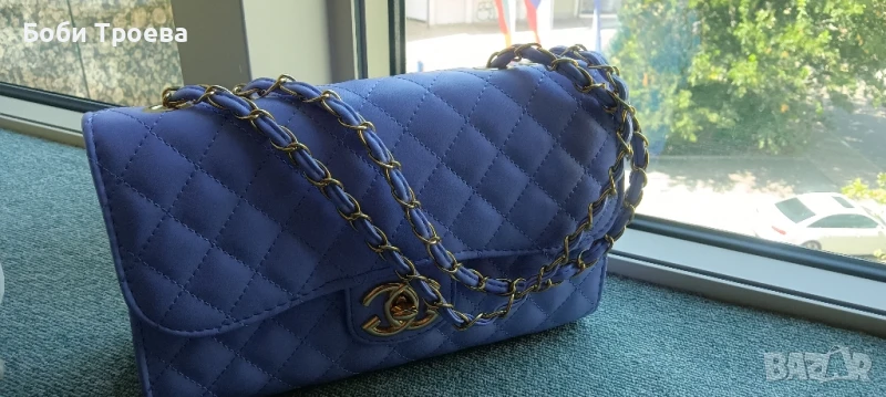 Компактна дамска чанта с подчертана многофункционалност – тя е перфектният аксесоар, снимка 1