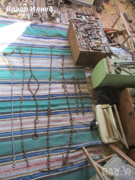 Синджири/вериги/ и каишки,служили за връзване на животни и за други цели, снимка 1