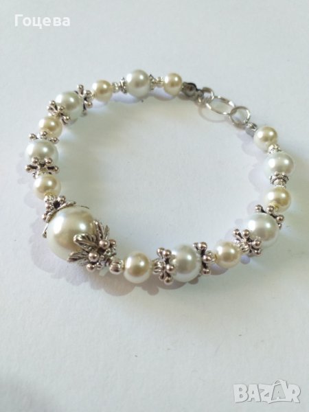 Красива перлена гривна с кристални перли и красиви орнаменти в цвят Сребро , снимка 1