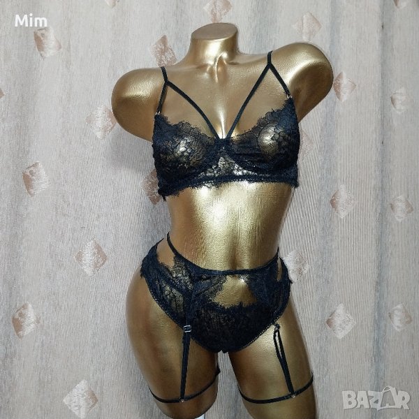 S К-т три части Черен дантелен сутиен с чокър, полупрашка и колан с жартиери за бедрата, снимка 1