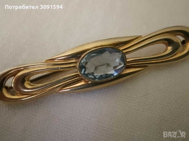 Стара брошка - с голям син скъпоценен камък - маркирана на играта , снимка 1