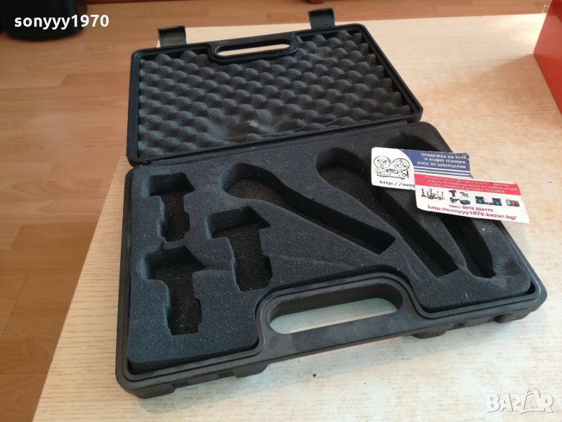 behringer-куфар за 3 микрофона 1301221855, снимка 1