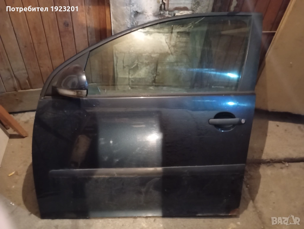 Врата предната лява за голф мк5 производство 2003-2008г., снимка 1
