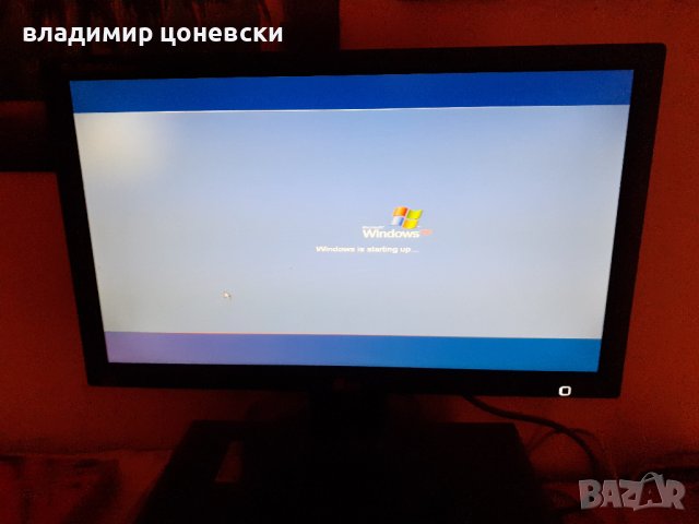 Малкоизползван монитор  LG за компютър Flatron, снимка 2 - За дома - 39604912