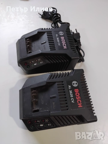 Акумулаторна оберфреза Makita DRT50 , ел. фреза райдер и зарядни BOSCH, снимка 8 - Куфари с инструменти - 53475503