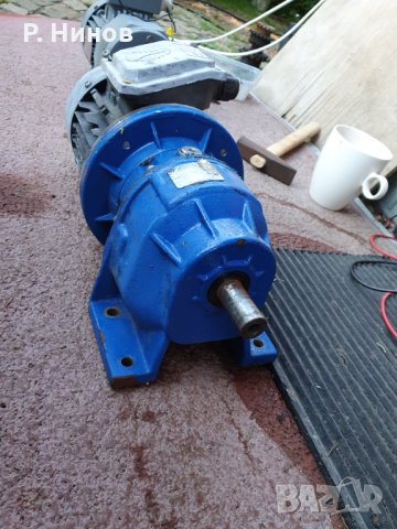 Монофазен ел.двигател/електромотор/електродвигател с редуктор 0.75kW 65 оборота, снимка 2 - Електродвигатели - 35089974