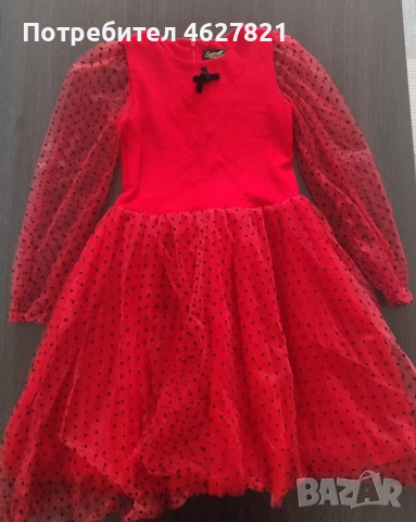Червена рокля 140 размер.