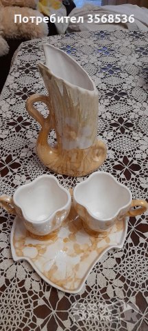 Чашки с подложка"Кафе за двама" и ваза