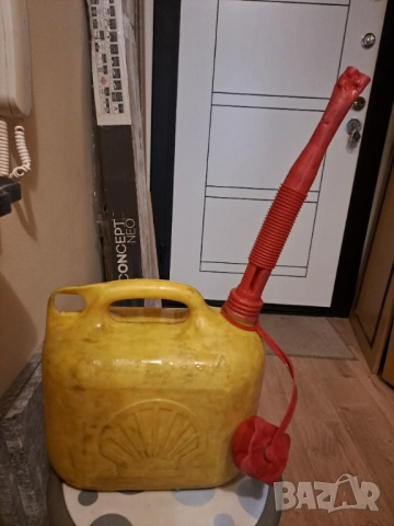 Пластмасова туба с капачка и дълга фуния, снимка 3 - Други стоки за дома - 51612239