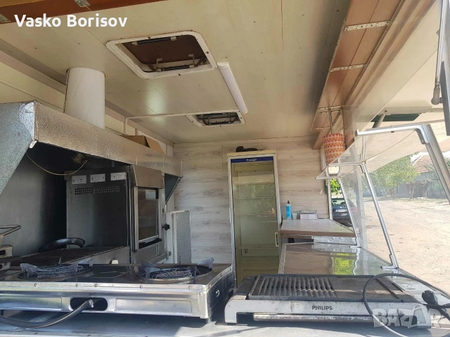 продавам оборудван кемпер Mercedes MB100, снимка 8 - Каравани и кемпери - 53540229