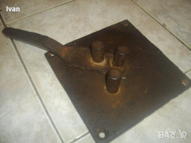 Бигляр Старо Качество-Трицилиндров-Ръчен Уред Огъване Арматура Всякаква-Масивен-4,5кг-Дебелина 10мм, снимка 10 - Други инструменти - 43307193