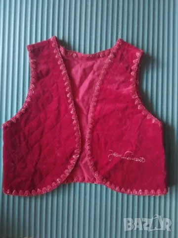 Оригинален кадифен елек за момиче  за 125 см. ръст. 