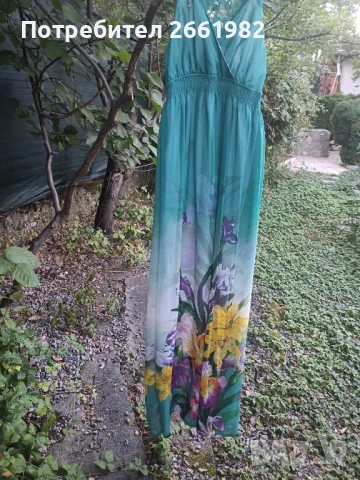 Разкошна дълга зелена рокля с цветя и дантела