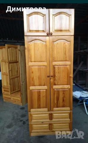 Двукрилен гардероб с надстройка масивно дърво