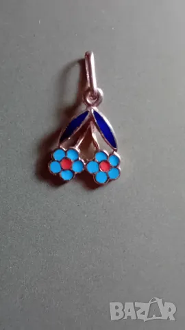 Антикварен руски златен медальон цветя със син емайл, снимка 2 - Колиета, медальони, синджири - 49796894