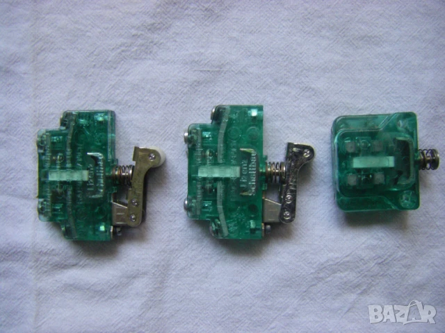 Различни видове крайни изключватели и прецизни бутони, снимка 15 - Други машини и части - 47114287