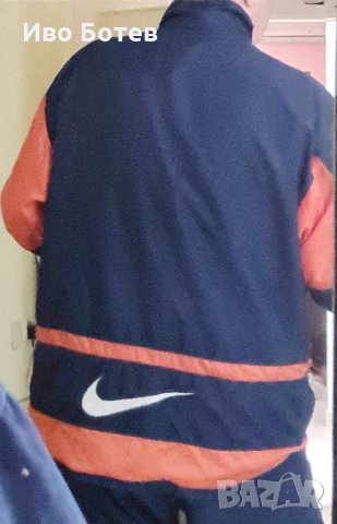 ПЕРФЕКТНО запазен РЕТРО мъжки анцуг NIKE, снимка 2 - Спортни дрехи, екипи - 32838477