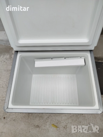 Хладилник Dometic на  12*220 V- gaz -41 литра, снимка 4 - Хладилници - 52083077