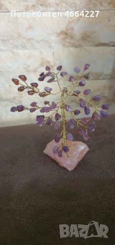 Кристално дърво изцяло изработено от естествени камъни