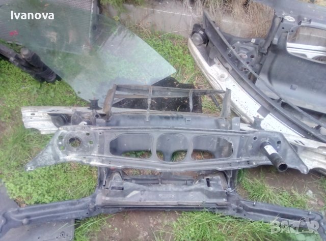 предна маска очиларка маска греда решетка буфер  бмв е46 bmw e46 320 318, снимка 3 - Части - 38919507