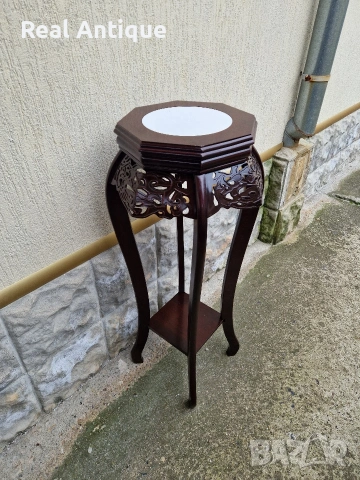 Прекрасна антикварна висока помощна масичка 