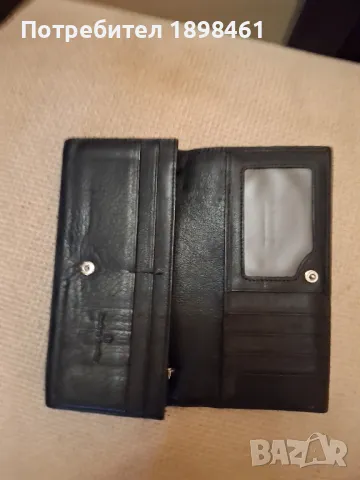 Продавам дамски портфейл. , снимка 2 - Портфейли, портмонета - 49020480