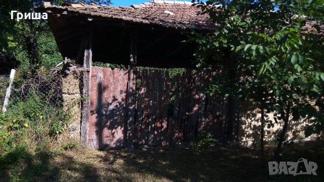 Продавам дворно място 1800м2 в с. Островче, снимка 7 - Парцели - 37517139