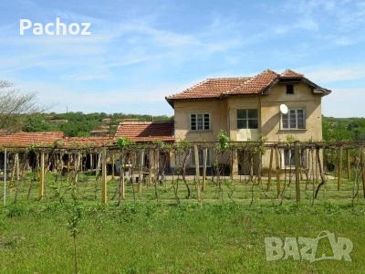 Двуетажна къща с двор на Центъра на с. Владиня, снимка 11 - Къщи - 51304745