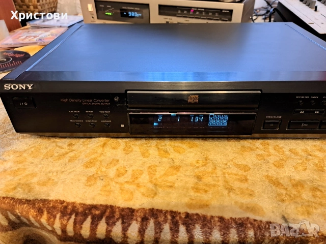 Висок клас CD плеяр Sony CDP-XE 520