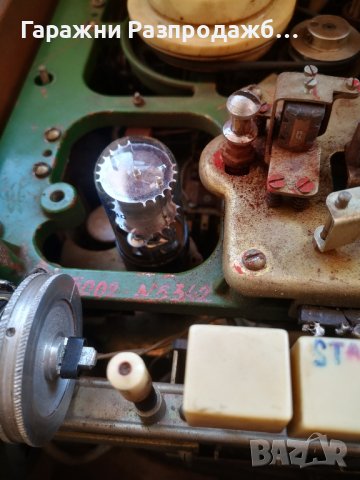Лампов магнетофон Мелодия МГ-56 1958 г., снимка 6 - Антикварни и старинни предмети - 43592078