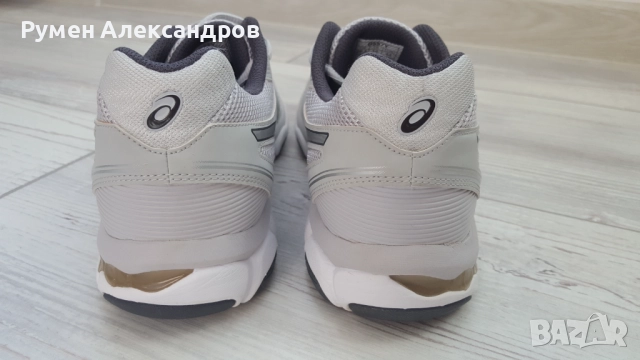 Нови сиви дамски маратонки ASICS GEL-NETBURNER размер 42, снимка 7 - Маратонки - 52830076