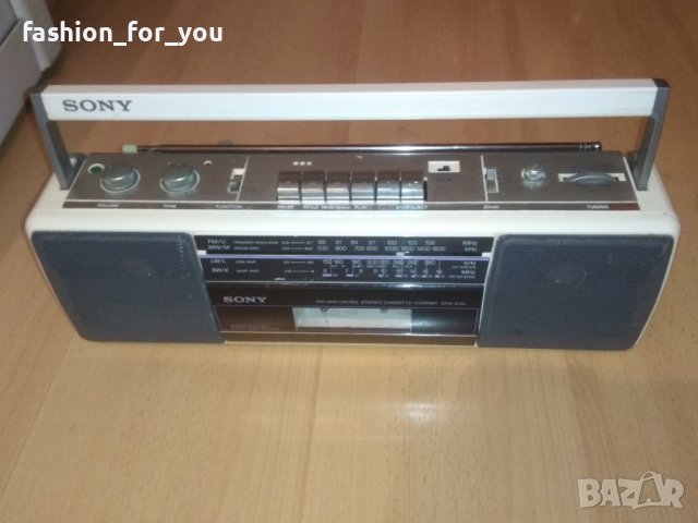 Радиокасетофон Sony CFS-210L, снимка 1 - Радиокасетофони, транзистори - 43899627