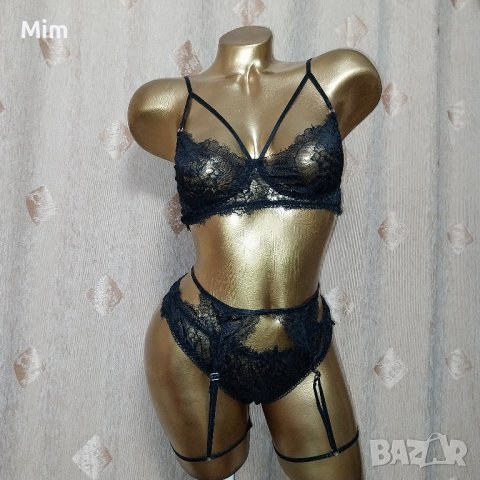 S К-т три части Черен дантелен сутиен с чокър, полупрашка и колан с жартиери за бедрата