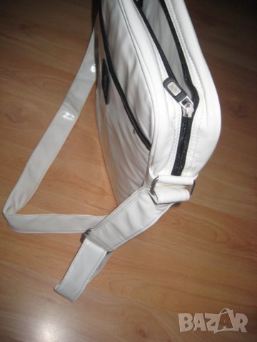 чанта в  Бяло през рамо дълга дръжка, снимка 4 - Чанти - 28591790