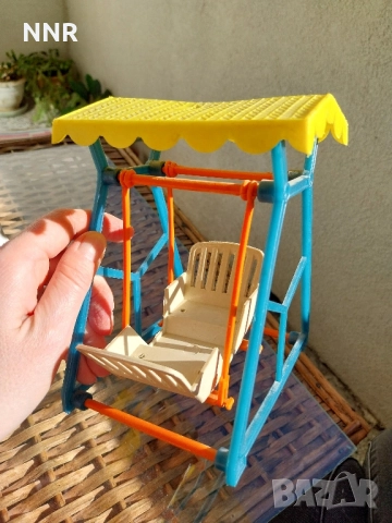Ретро люлка играчка - пластмасова 