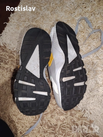 Nike Huarace , снимка 5 - Маратонки - 53304626