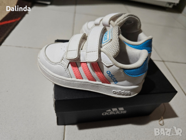 Детски маратонки Adidas 23номер, снимка 6 - Детски маратонки - 44874558