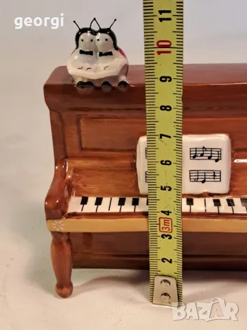 Goebel музикална порцеланова фигура пиано, снимка 9 - Колекции - 49620636