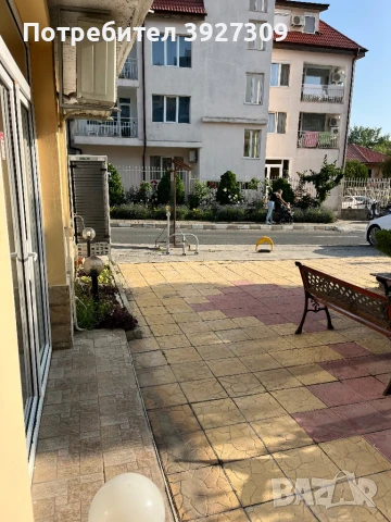 Под наем- помещение подходящо за маникюристка/ фризьорка/ козметичка