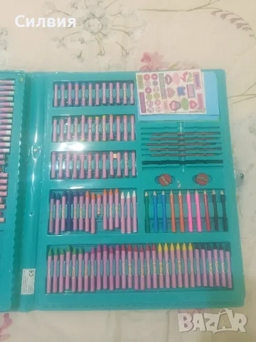 Куфар за рисуване 250 части, снимка 4 - Рисуване и оцветяване - 48489568