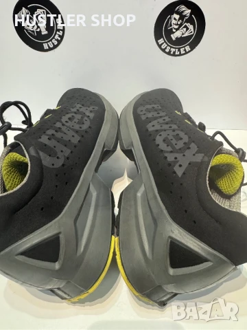 Работни обувки с метално бомбе UVEX.Номер 45, снимка 4 - Други - 51001572