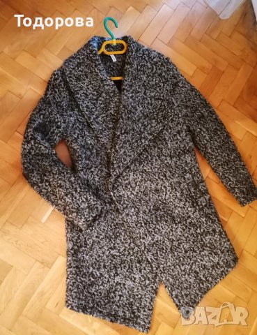 Дамско сиво палто букле H&M DIVIDED, снимка 3 - Палта, манта - 43142206