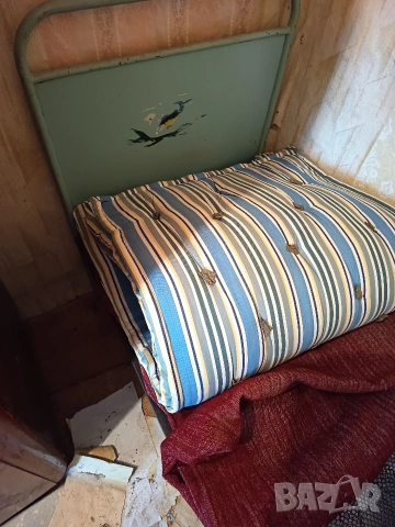 Детско метално легло с пружина и дюшек ретро, снимка 5 - Спални и легла - 53396718